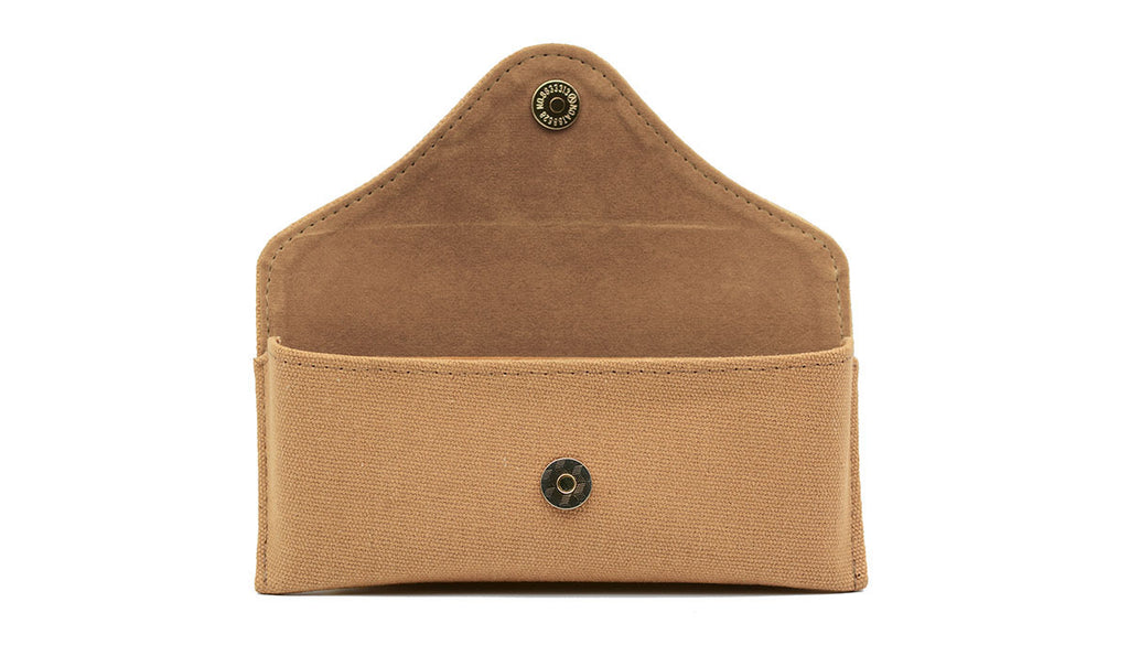 Open Frank and Lucie Hardcase Wink in color Rossini with structured fabric